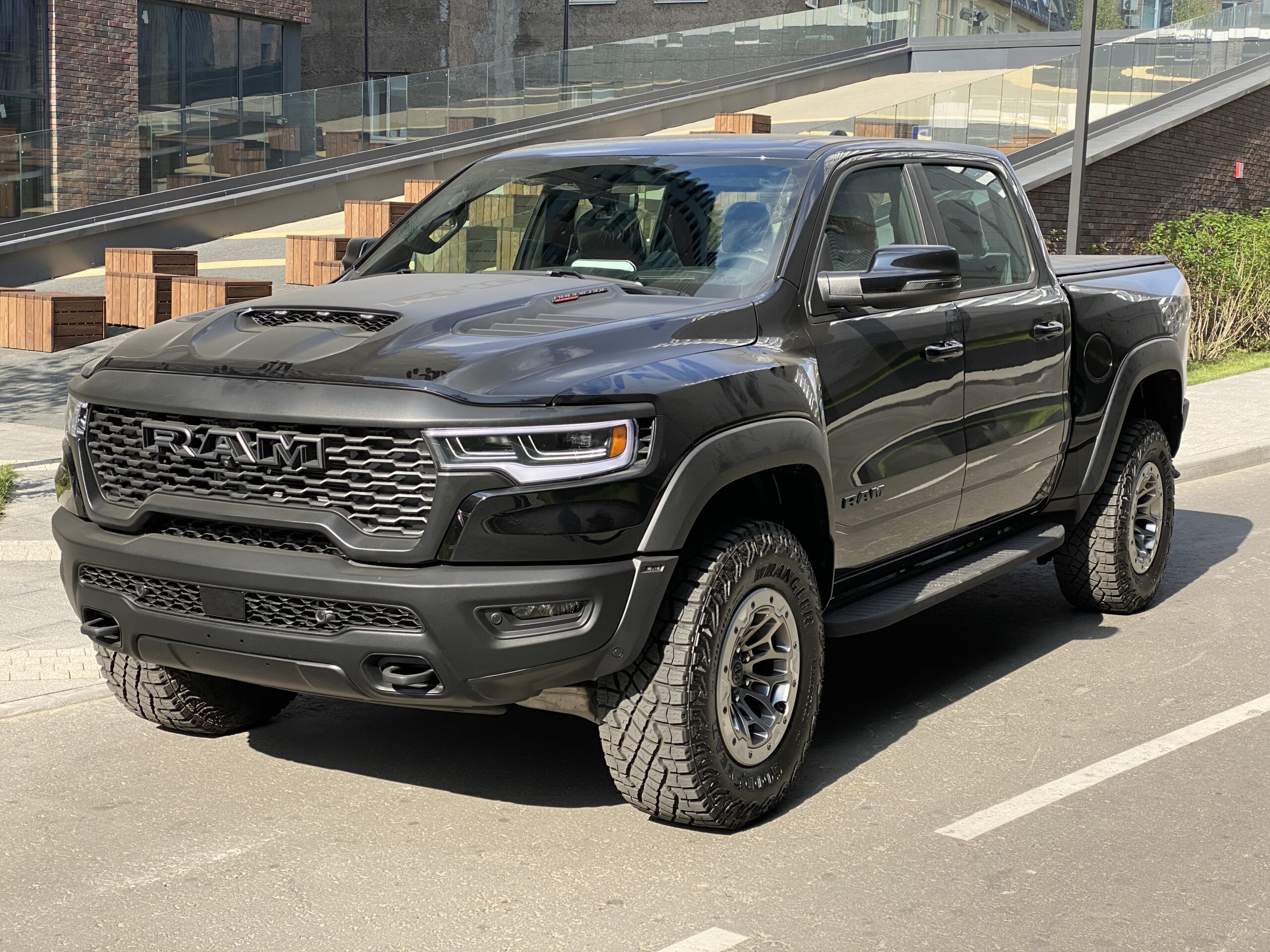 RAM 1500 RHO 2024 из ОАЭ